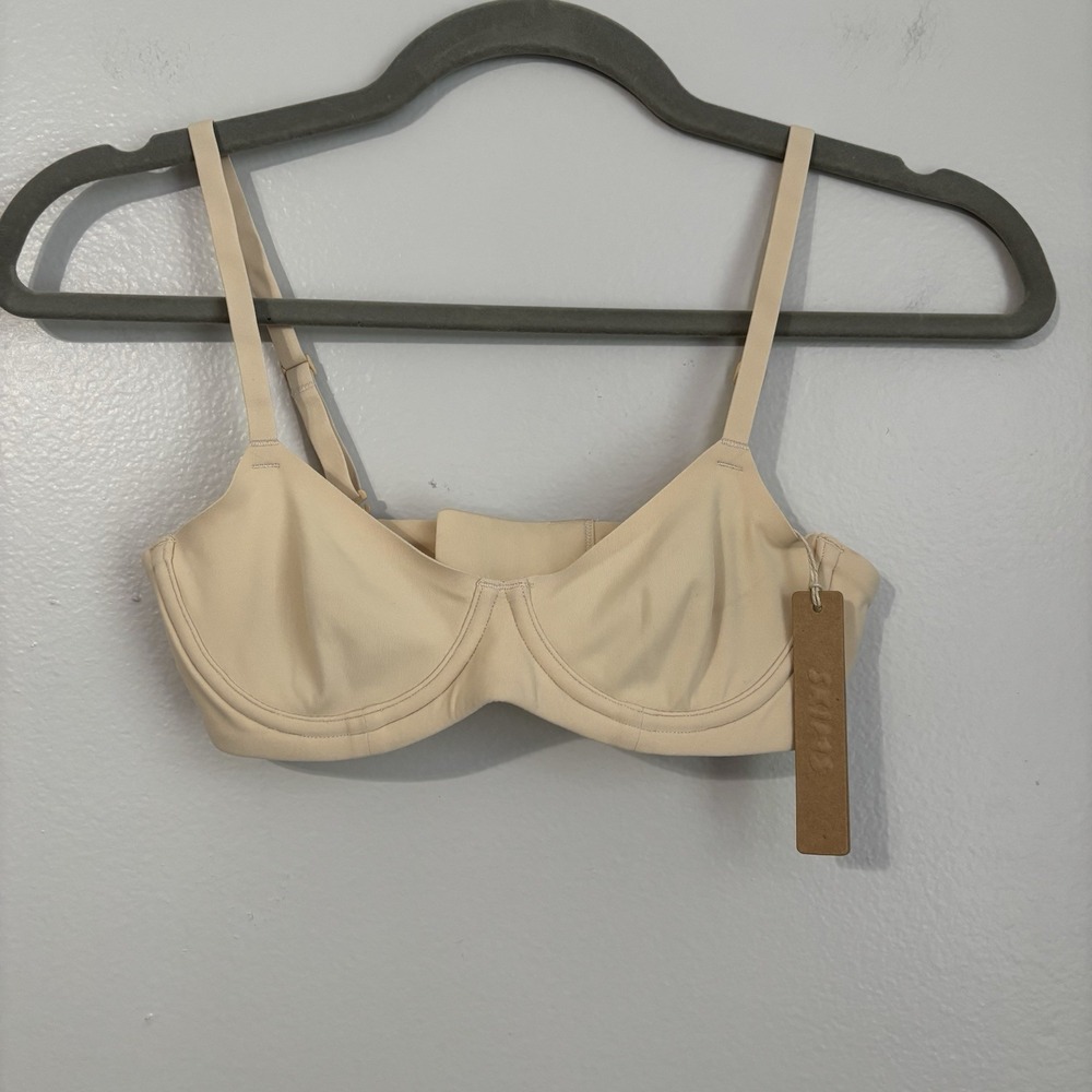 SKIMS Fits Everybody Unlined Demi Bra Size 32A Sand Color NWT
